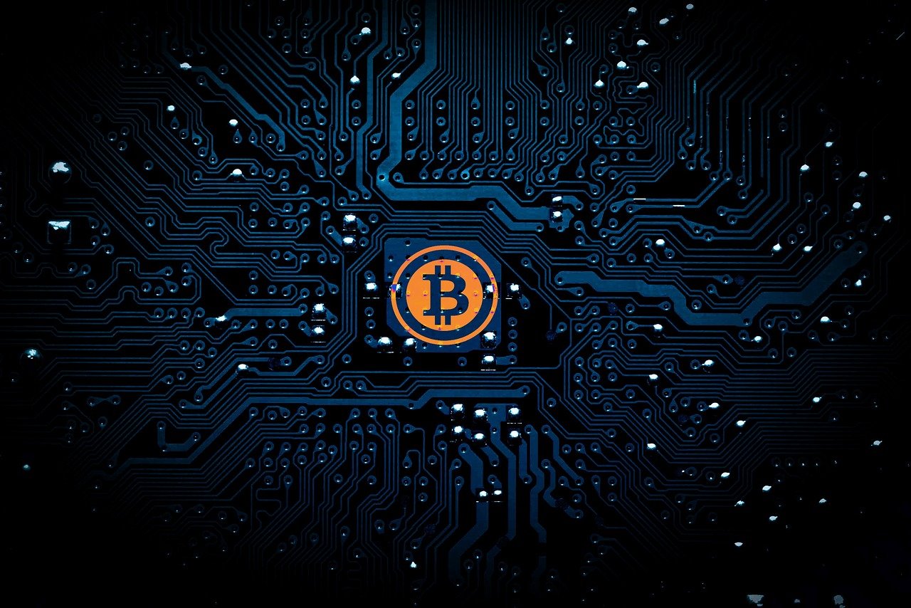 kryptowaluty, reklama. media